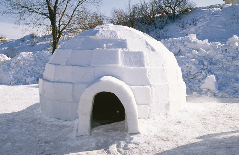 дом из снега.jpg